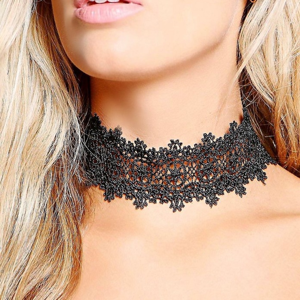 Black Choker from Boohoo